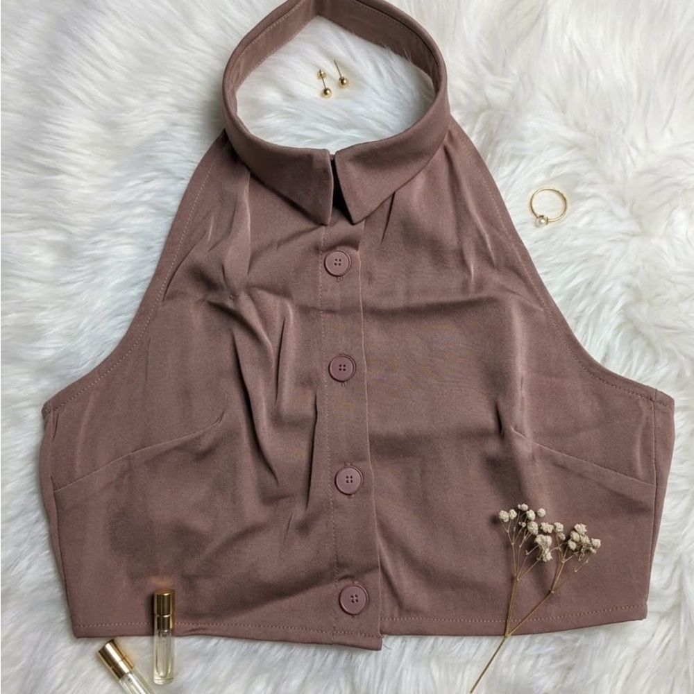 Cider Brown Collared Button-Front Crop Top NWT - image 3